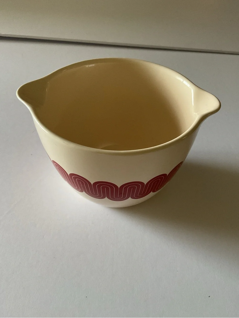 GREAT JONES STIR CRAZY CERAMIC MIXING BOWL RED WAVE PATTERN NWOT